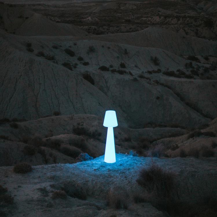 découvrez notre sélection de luminaires extérieurs sous pente, conçus pour illuminer vos espaces extérieurs avec style et efficacité. parfaits pour les terrasses, balcons ou abris, ces luminaires ajouteront une touche d'élégance à votre décoration tout en garantissant une luminosité optimale. optez pour un éclairage harmonieux et moderne dès aujourd'hui !