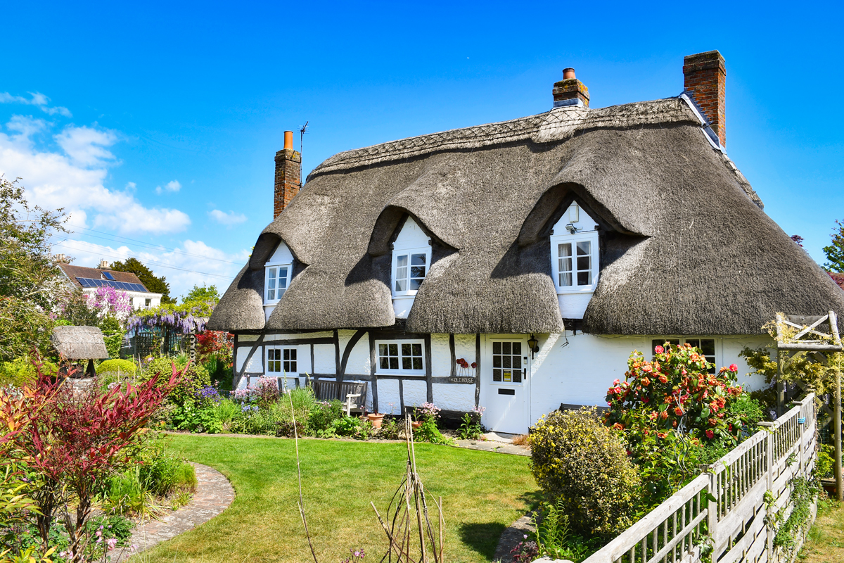 découvrez la maison chaume, un espace chaleureux et accueillant, idéal pour profiter de la nature tout en appréciant le confort moderne. explorez nos conseils de décoration et aménagement pour transformer votre maison en un véritable havre de paix.