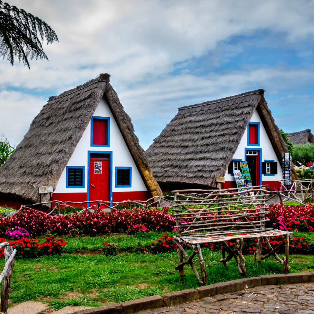 découvrez la maison chaume, un havre de paix alliant confort et authenticité. plongez dans une atmosphère chaleureuse et profitez d'un séjour inoubliable au cœur de la nature.