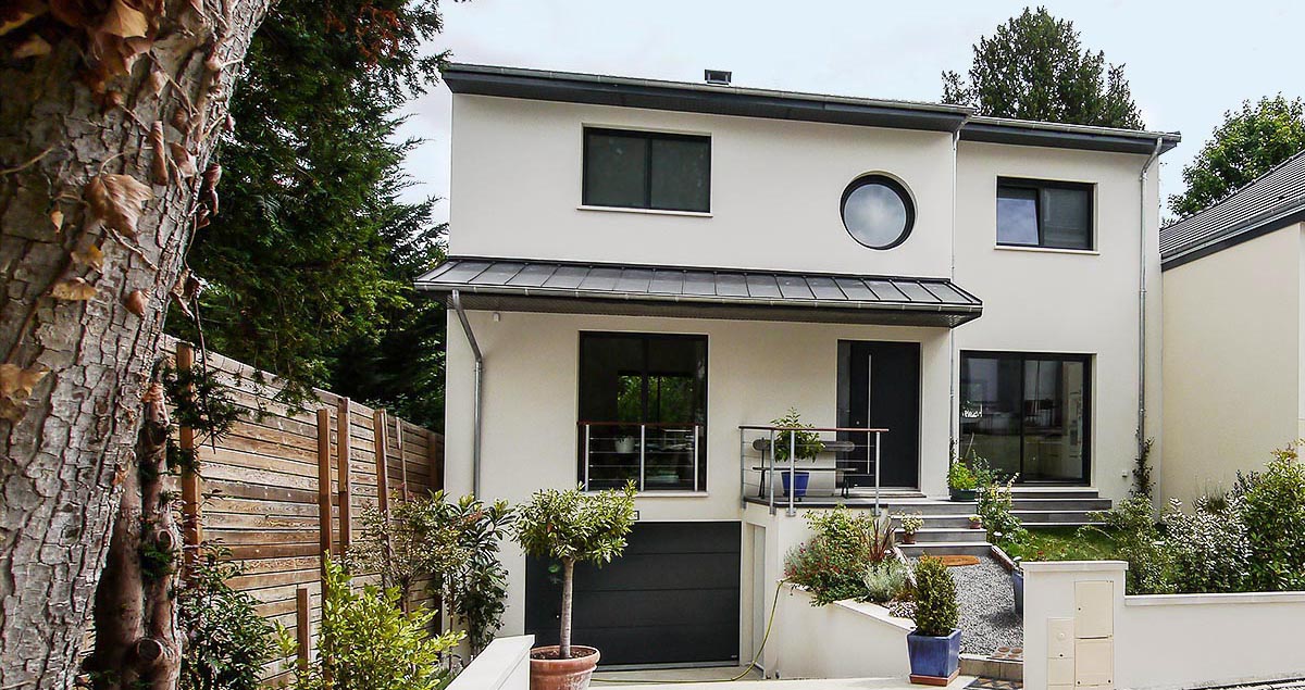 découvrez notre sélection de maisons modernes alliant élégance, fonctionnalité et design contemporain. inspirez-vous pour créer votre espace de vie idéal, harmonieux et chaleureux.