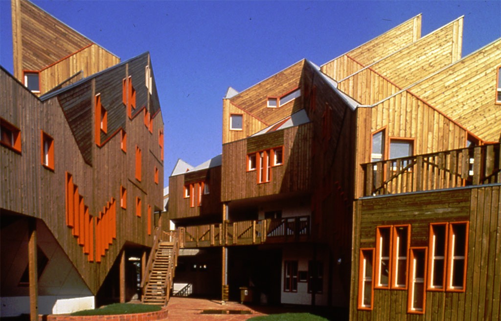 découvrez l'originalité de la maison pointue, une architecture innovante alliant modernité et esthétique. un espace de vie unique qui défie les conventions et offre une expérience habitable exceptionnelle.