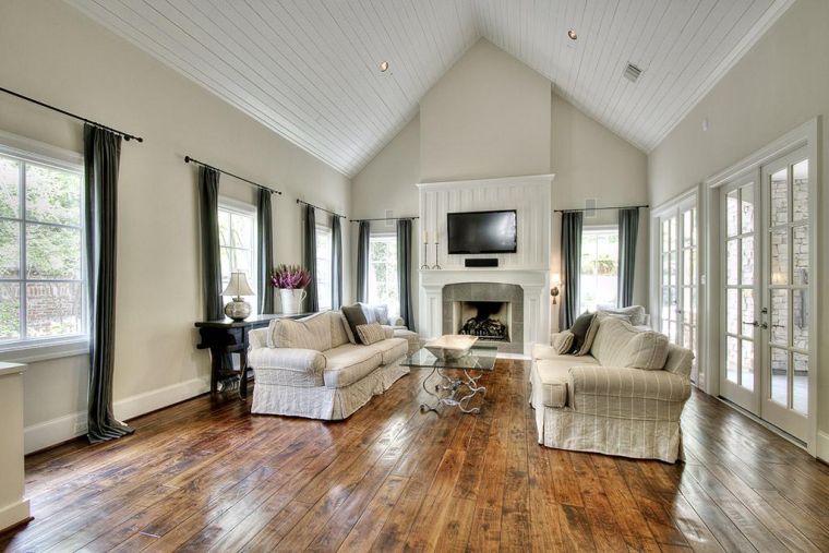 découvrez l'élégance et le charme des maisons à toit cathédrale. profitez d'un espace de vie lumineux et aéré, tout en alliant style architectural moderne et confort. explorez des idées de décoration et des conseils pour aménager votre maison avec un toit cathédrale.