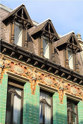 découvrez la maison verte, un espace innovant et écologique, alliant confort moderne et respect de l'environnement. explorez nos conseils sur la construction durable, les énergies renouvelables et les espaces de vie sains.