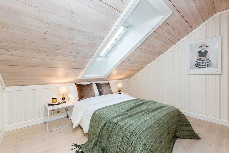découvrez la mansarde, un espace sous les toits qui allie charme et fonctionnalité. parfait pour créer une chambre cosy ou un bureau inspirant, cet aménagement atypique met en valeur l'architecture tout en offrant une touche de caractère à votre intérieur.