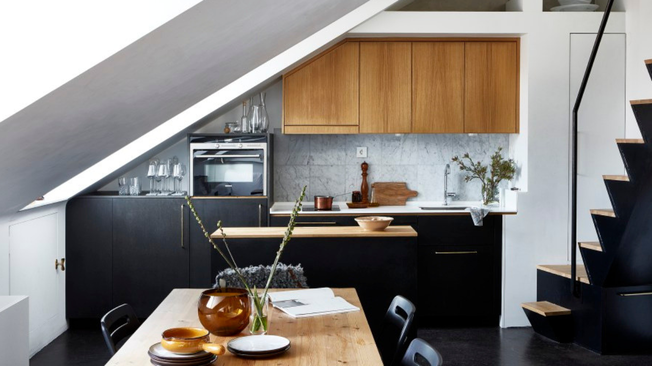 découvrez le charme et l'élégance d'une mansarde, un espace habitable sous les toits qui allie esthétique et fonctionnalité. explorez des idées de décoration, d'aménagement et d'inspiration pour transformer cette pièce unique en un refuge accueillant et cosy.