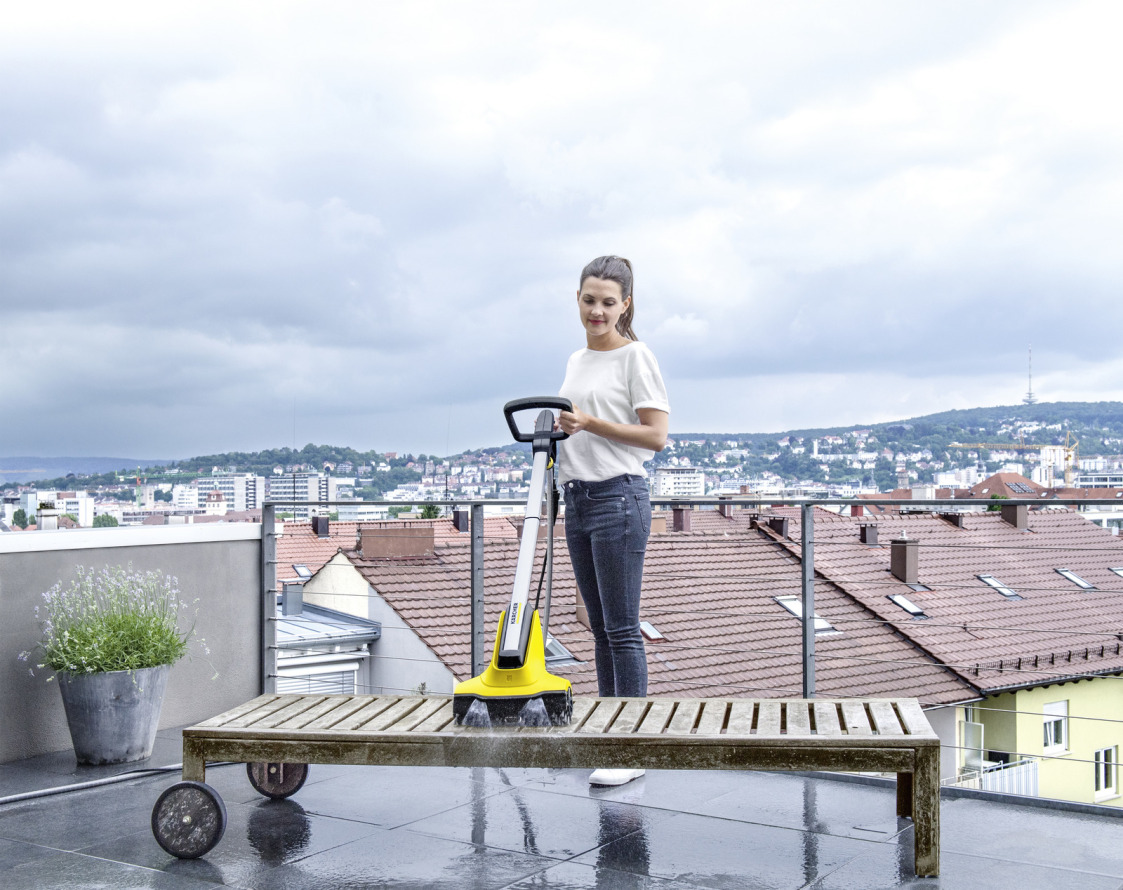 découvrez nos services de nettoyage de toit avec karcher pour redonner éclat et propreté à votre toiture. éliminez les mousses et les salissures efficacement grâce à nos solutions adaptées. contactez-nous pour un devis gratuit!