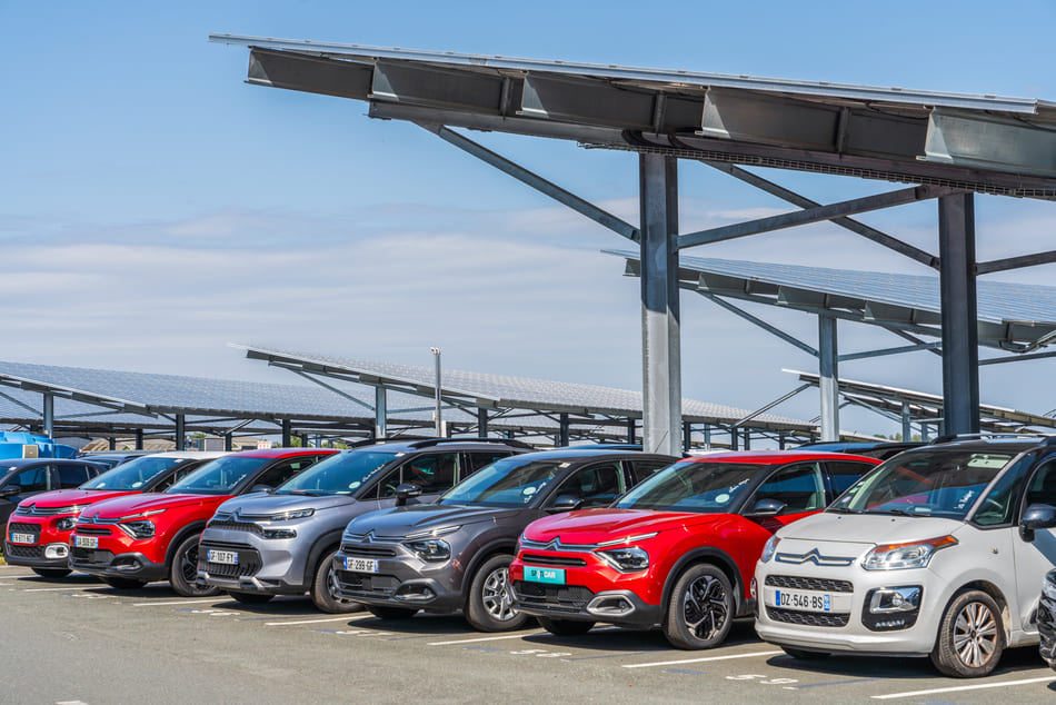 découvrez les obligations légales liées à l'installation de panneaux solaires en france. informez-vous sur les normes à respecter, les aides disponibles et les démarches administratives pour profiter pleinement de l'énergie solaire tout en étant en conformité avec la réglementation.