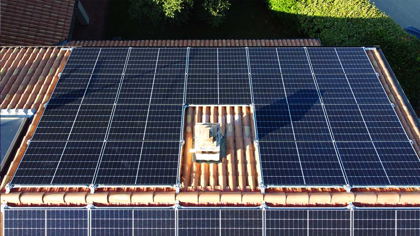 découvrez les avantages des panneaux solaires adaptés aux toits en pente. optez pour une solution éco-responsable qui maximise la production d'énergie solaire tout en embellissant l'esthétique de votre maison. informez-vous sur l'installation, les bénéfices et les options disponibles pour votre projet.