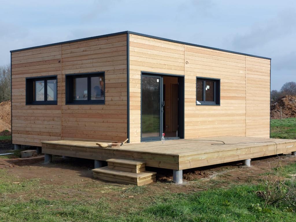 découvrez comment peindre le toit de votre mobil-home pour lui donner une nouvelle vie. nos conseils pratiques et astuces vous guideront à travers les étapes essentielles pour une finition durable et esthétique.
