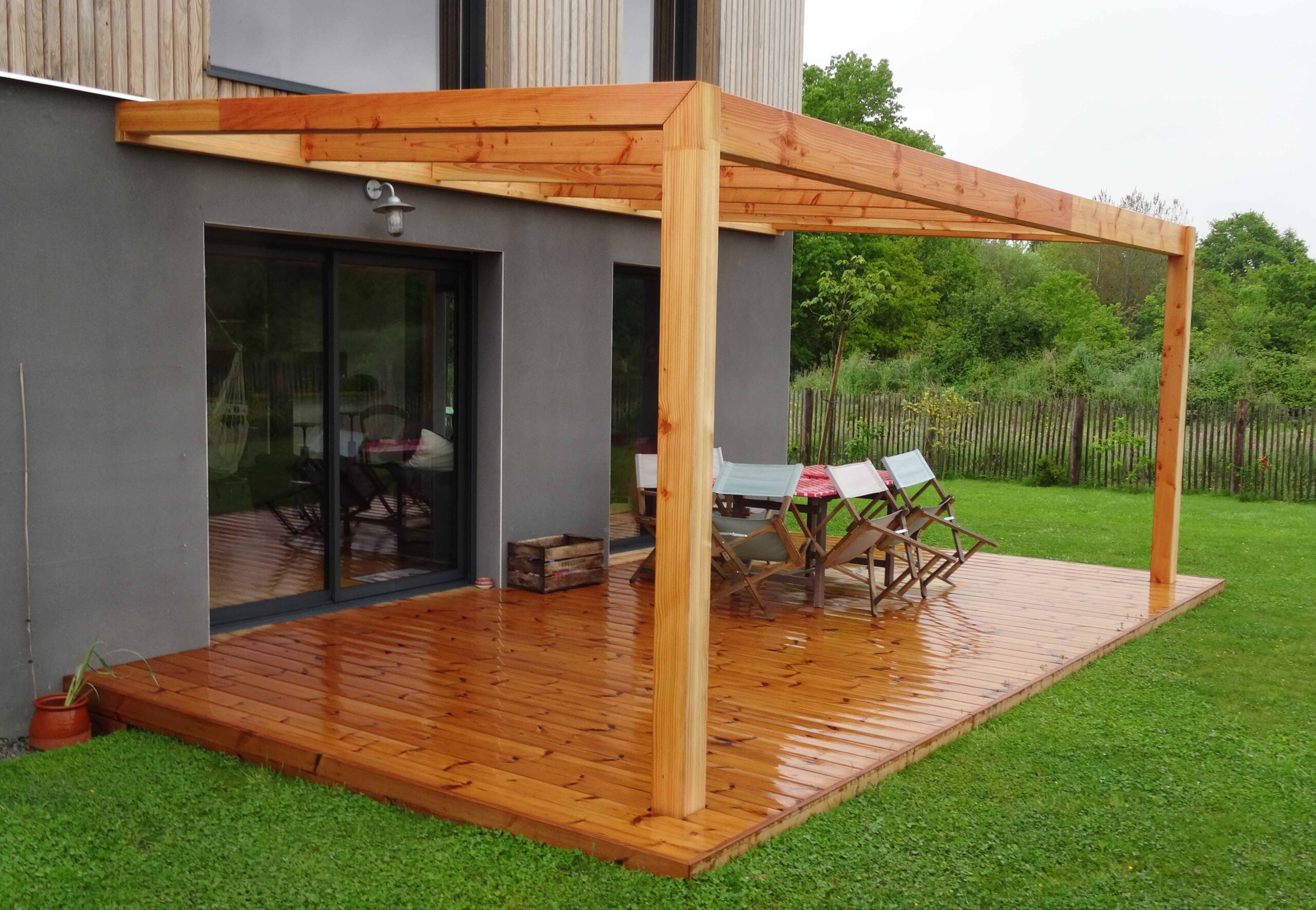 découvrez notre pergola inclinée, une solution élégante et moderne pour créer un espace extérieur confortable et protégé. profitez de la lumière naturelle tout en étant à l'abri des intempéries. idéale pour vos moments de détente en plein air.