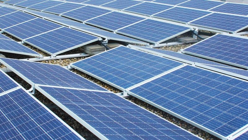 découvrez l'impact du photovoltaïque sur le climat et comment cette énergie renouvelable contribue à la lutte contre le changement climatique. explorez les avantages et les défis de l'adoption de l'énergie solaire dans un monde en mutation.