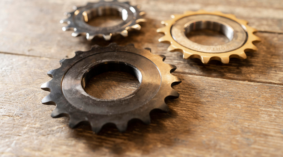 découvrez tout ce qu'il faut savoir sur le pignon, cette pièce essentielle dans le monde de la mécanique et de l'ingénierie. explorez ses types, ses applications et son importance dans le fonctionnement des systèmes mécaniques.