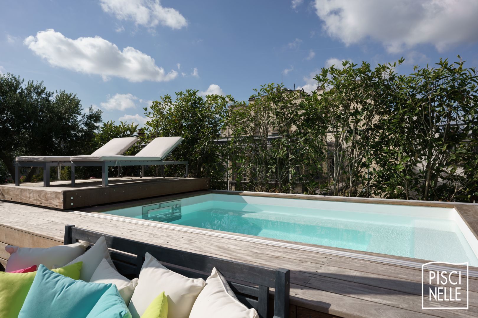 découvrez nos astuces et idées pour aménager une piscine sur le toit, alliant design contemporain et plaisir aquatique. profitez d'une vue imprenable tout en vous détendant dans un espace unique et innovant.