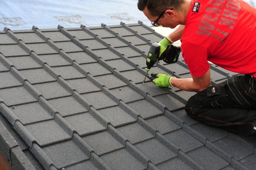 découvrez notre sélection de plaques pour toits en tuile, alliant esthétique et durabilité. idéales pour la protection et l'isolation de vos toitures, nos plaques s'adaptent à tous les styles de maisons. profitez d'un large choix de couleurs et de matériaux pour un aménagement extérieur réussi.