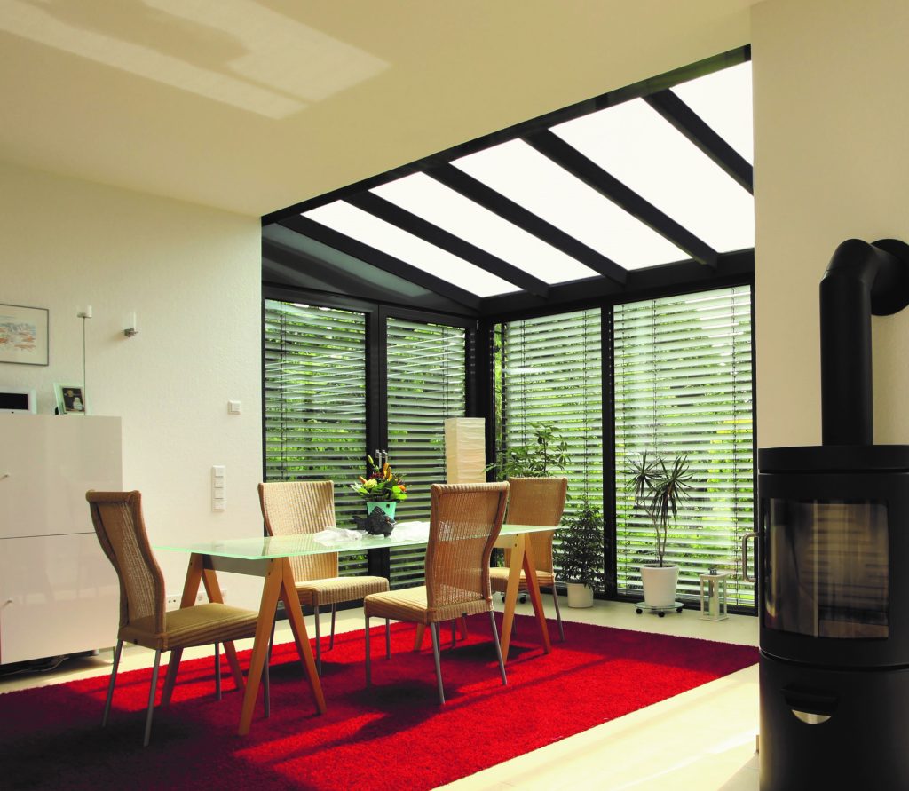 découvrez notre sélection de plaques de toiture pour véranda, alliant aesthetic et performance. idéales pour améliorer l'isolation et le confort de votre espace, ces plaques sont conçues pour résister aux intempéries tout en ajoutant une touche élégante à votre véranda.