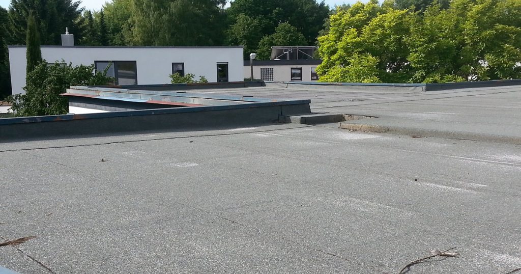 découvrez tout ce qu'il faut savoir sur le poids d'une toiture terrasse : normes, matériaux adaptés, et conseils pour garantir la sécurité et la durabilité de votre habitat. informez-vous sur le bon dimensionnement et les étapes à suivre pour une installation réussie.