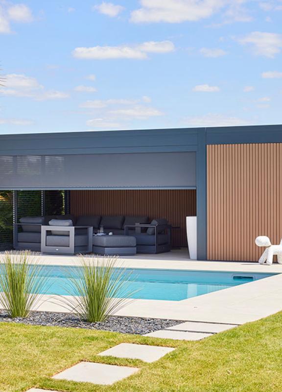 découvrez nos élégants pool houses en béton, alliant modernité et durabilité. transformez votre espace extérieur en un véritable havre de paix avec des designs innovants et des finitions de qualité. idéal pour se détendre ou recevoir vos amis, notre pool house en béton est la solution parfaite pour sublimer votre jardin.