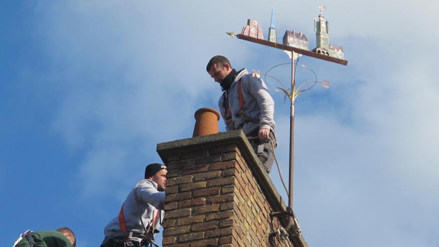 découvrez comment poser une girouette sur votre toit avec nos conseils pratiques et étapes détaillées. apportez une touche unique à votre maison tout en ajoutant fonctionnalité et esthétique grâce à cet accessoire traditionnel.