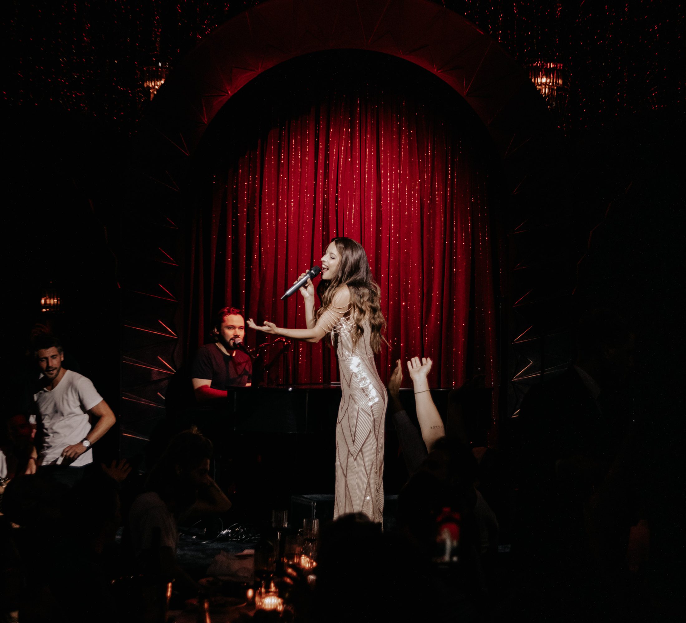 découvrez nos prix exceptionnels pour déguster du boeuf sur le toit, un restaurant unique qui allie gastronomie et panorama sublimé. réservez votre table et savourez des plats raffinés dans un cadre idyllique.