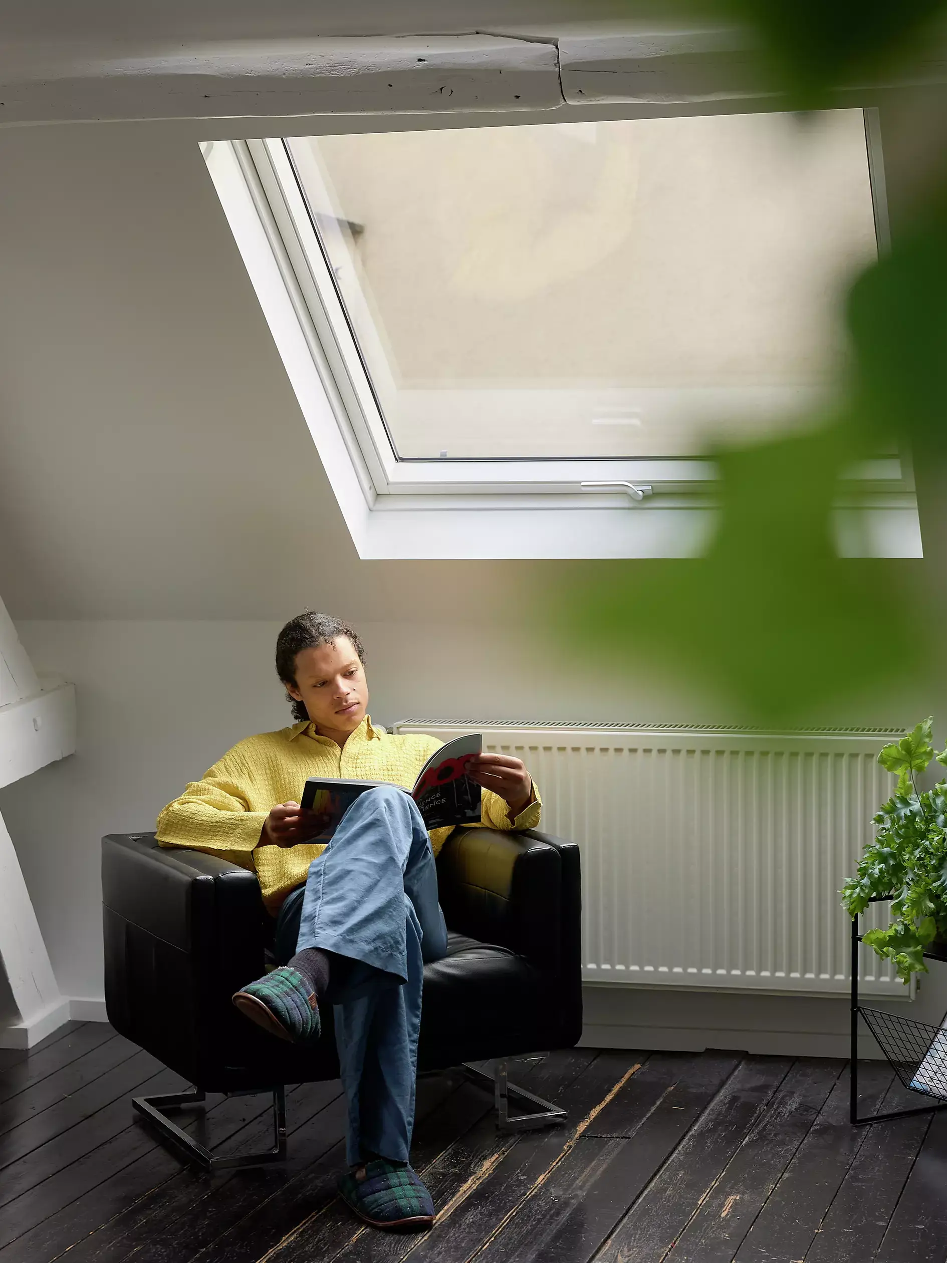 découvrez nos prix compétitifs pour les fenêtres de toit 114x118 avec volet roulant. profitez d'une excellente qualité, d'une isolation optimisée et d'une sécurité accrue. transformez votre espace sous les combles avec des produits adaptés à vos besoins.