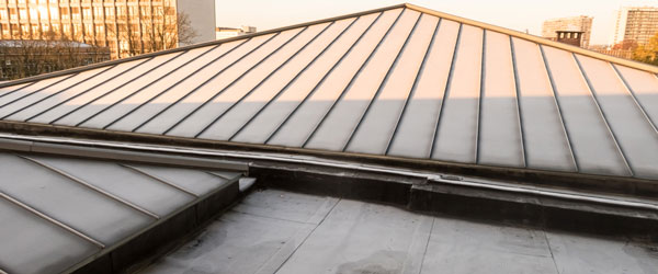 découvrez tout ce qu'il faut savoir sur le prix des toits en zinc. explorez les facteurs influençant le coût, les avantages de ce matériau durable et les conseils pour votre projet de toiture.