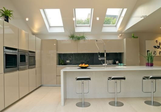 découvrez comment un puit de lumière en toiture peut transformer votre espace de vie en optimisant la lumière naturelle, tout en améliorant l'esthétique et l'efficacité énergétique de votre maison. apprenez les avantages et les options disponibles pour faire entrer la lumière du jour.