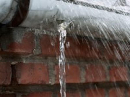 découvrez nos services de réparation de toiture pour protéger votre maison des intempéries. nos experts offrent des solutions personnalisées pour prolonger la durée de vie de votre toit et garantir votre tranquillité d'esprit.