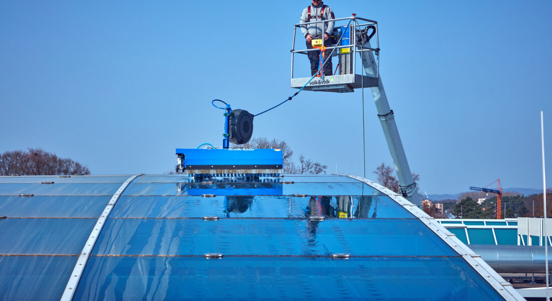 découvrez les robots de toit, des appareils innovants conçus pour vous simplifier l'entretien de vos toitures. performants et autonomes, ils garantissent un nettoyage optimal et une maintenance durable. optez pour la technologie au service de votre maison !