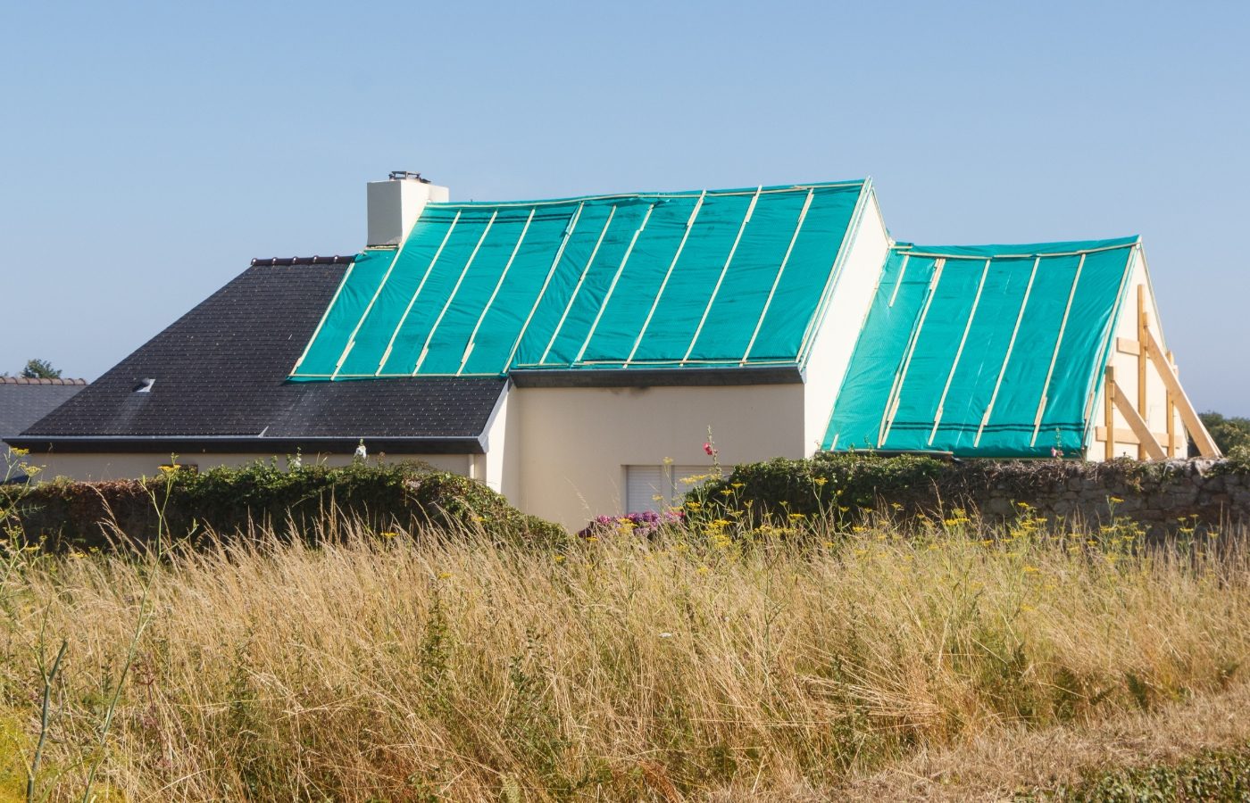 découvrez des conseils essentiels pour assurer la sécurité de votre toit. apprenez les meilleures pratiques pour prévenir les accidents et maintenir l'intégrité de votre toiture. protégez votre maison et vos proches grâce à des informations fiables sur la sécurité du toit.