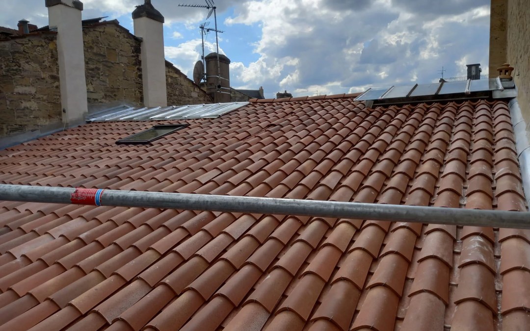 découvrez tout sur les solins de toit : leur importance, les matériaux utilisés, et comment assurer une étanchéité parfaite pour protéger votre maison des intempéries. trouvez des conseils pratiques pour l'installation et l'entretien de vos solins.