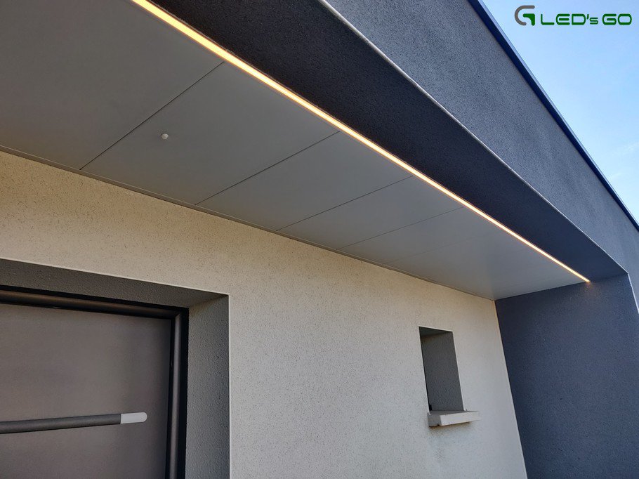 découvrez notre sélection de spots avancés pour toiture, alliant design moderne et efficacité lumineuse. transformez votre espace extérieur avec un éclairage optimal et élégant, parfait pour sublimer vos soirées en plein air.