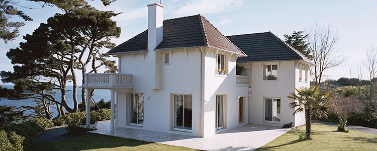 découvrez tout ce qu'il faut savoir sur le toit 4 pans, une solution esthétique et efficace pour votre maison. apprenez les avantages, les matériaux et les conseils d'installation pour un toit qui allie style et fonctionnalité.