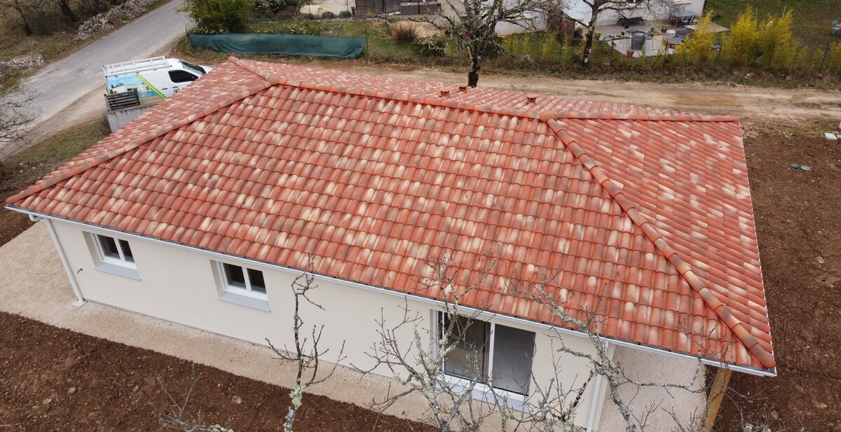 découvrez tout ce qu'il faut savoir sur le toit : types de matériaux, méthodes d'installation, entretien et conseils pour choisir le meilleur toit pour votre maison. protégez votre habitation avec un toit durable et esthétique.
