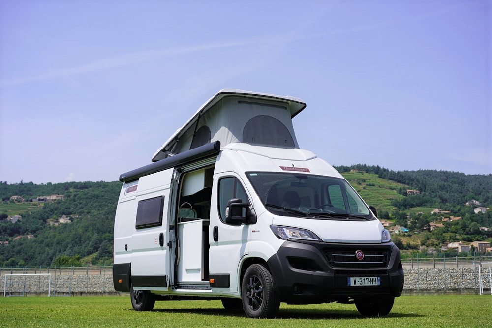 découvrez tout ce qu'il faut savoir sur le toit de camping-car : conseils d'entretien, options de matériau, et innovations. optimisez votre aventure en plein air avec un toit adapté à vos besoins.