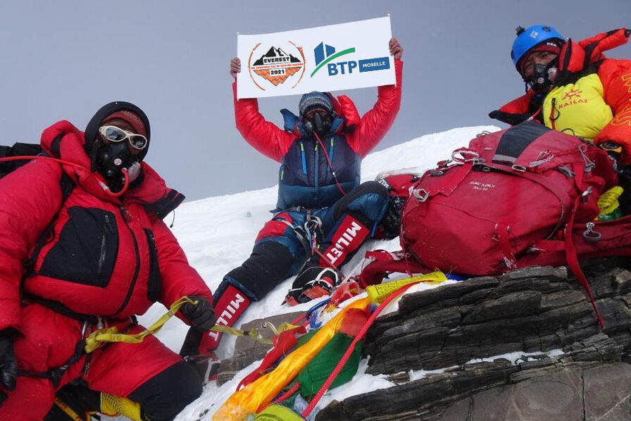 découvrez les merveilles du 'toit du monde', un voyage fascinant à travers les paysages majestueux et la culture unique des hauts plateaux. explorez les sommets vertigineux, les traditions ancestrales et la biodiversité exceptionnelle de cette région emblématique.