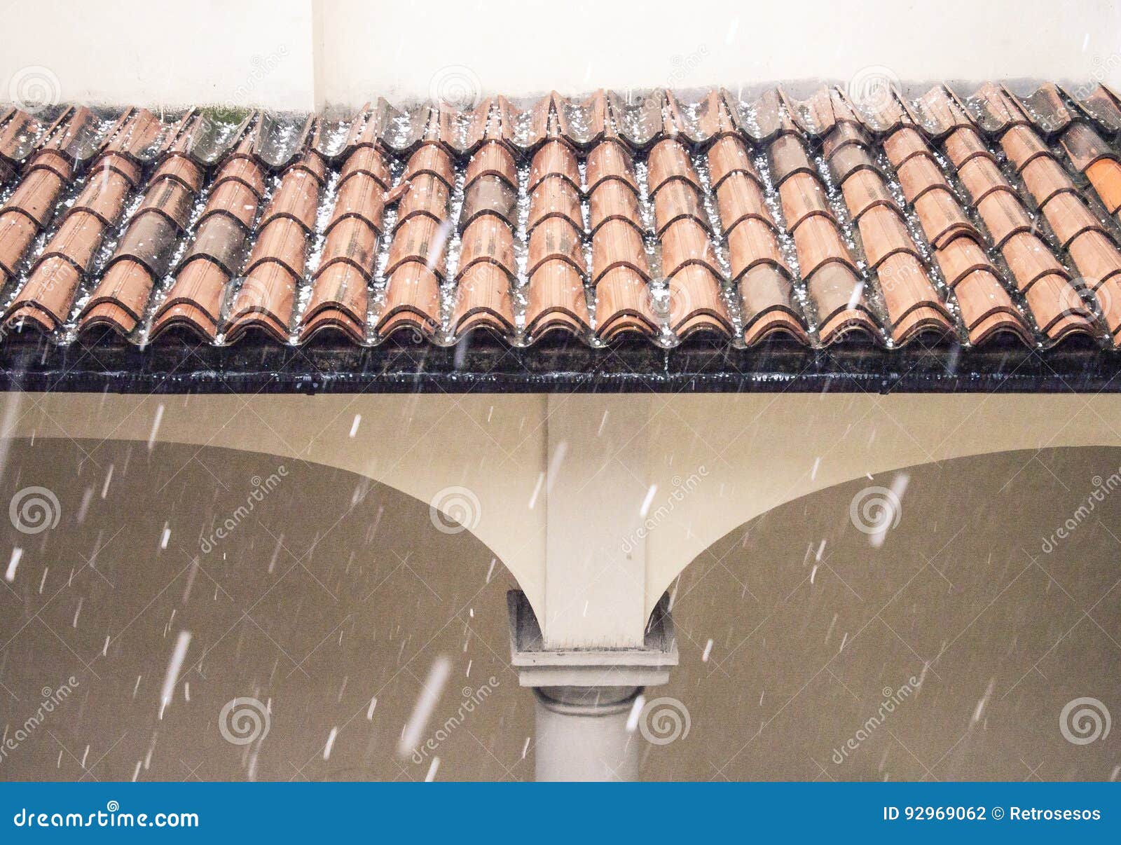 découvrez comment protéger votre toit en grêle et les meilleures solutions pour réparer les dommages causés par les intempéries. obtenez des conseils d'experts pour préserver l'intégrité de votre maison.