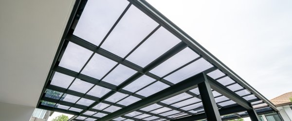 découvrez les prix des toits en verre pour sublimer votre intérieur et profiter d'une luminosité naturelle. comparez les options, matériaux et styles pour votre projet de construction ou de rénovation.
