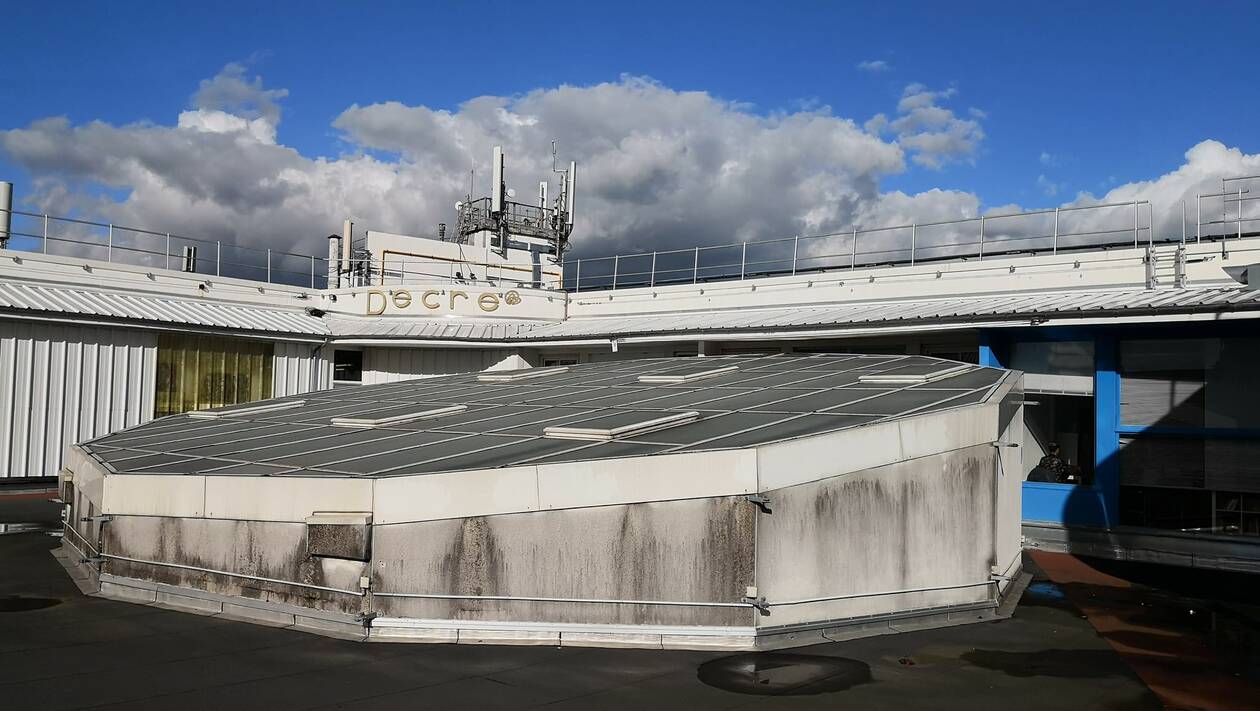 découvrez le toit des galeries lafayette, un espace emblématique offrant une vue imprenable sur paris. profitez d'une pause gourmande tout en admirant les monuments parisiens. une expérience inoubliable à ne pas manquer !