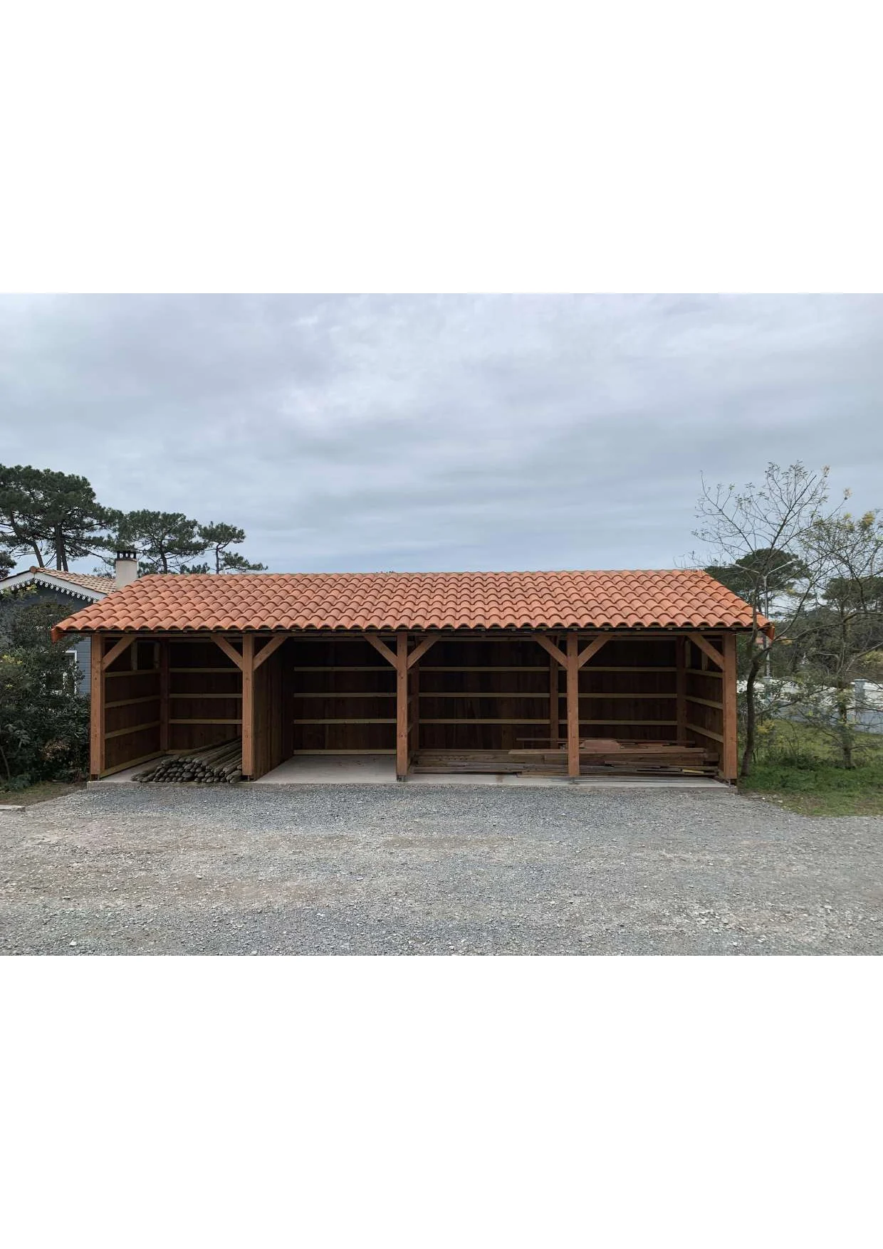 découvrez les avantages d'un toit monopente en bois, une solution esthétique et moderne pour vos projets de construction. alliant design épuré et fonctionnalité, il s'adapte parfaitement à tous les styles architecturaux tout en assurant une excellente résistance aux intempéries.