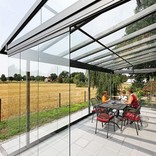 découvrez notre solution idéale pour profiter de votre patio toute l'année : un toit en verre élégant qui offre une luminosité naturelle tout en protégeant des intempéries. transformez votre espace extérieur en un lieu de détente et de convivialité.