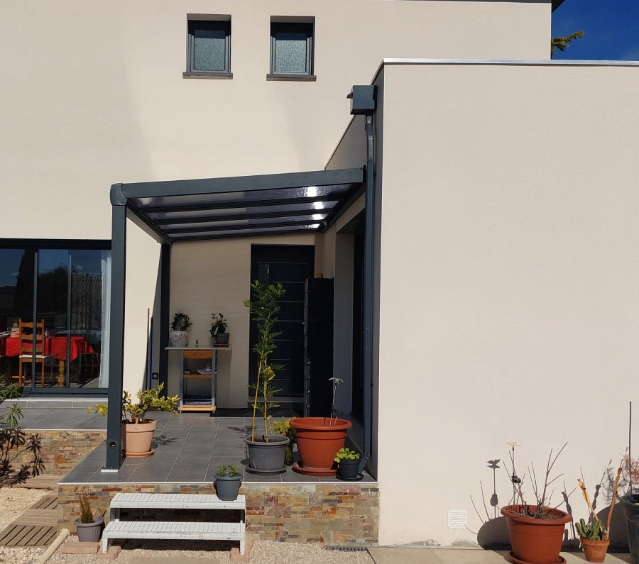 découvrez nos toits en pergola polycarbonate, alliant durabilité et esthétique. protégez-vous des intempéries tout en profitant de votre espace extérieur. idéal pour créer une ambiance agréable sur votre terrasse ou jardin.