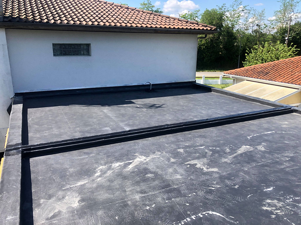 découvrez les avantages du toit plat : esthétisme moderne, optimisation de l'espace et entretien minimal. apprenez comment il s'intègre parfaitement dans votre projet de construction ou de rénovation.