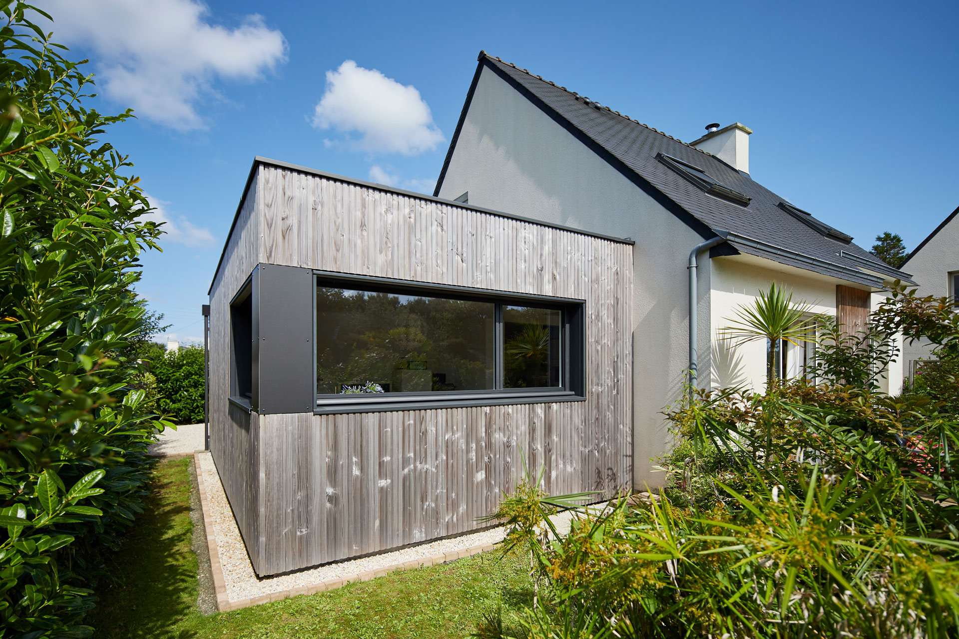 découvrez tout ce qu'il faut savoir sur les toits plats : avantages, inconvénients, matériaux et techniques de construction. transformez votre espace avec des solutions modernes et esthétiques adaptées à vos besoins.