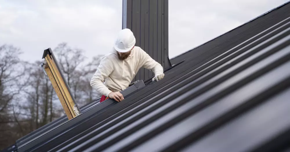 découvrez les avantages du toit plat en bac acier, une solution moderne et durable pour votre toiture. alliant esthétisme et performance, le bac acier offre une excellente résistance aux intempéries tout en permettant une isolation efficace. optez pour un design contemporain et une installation rapide pour votre projet de construction ou de rénovation.