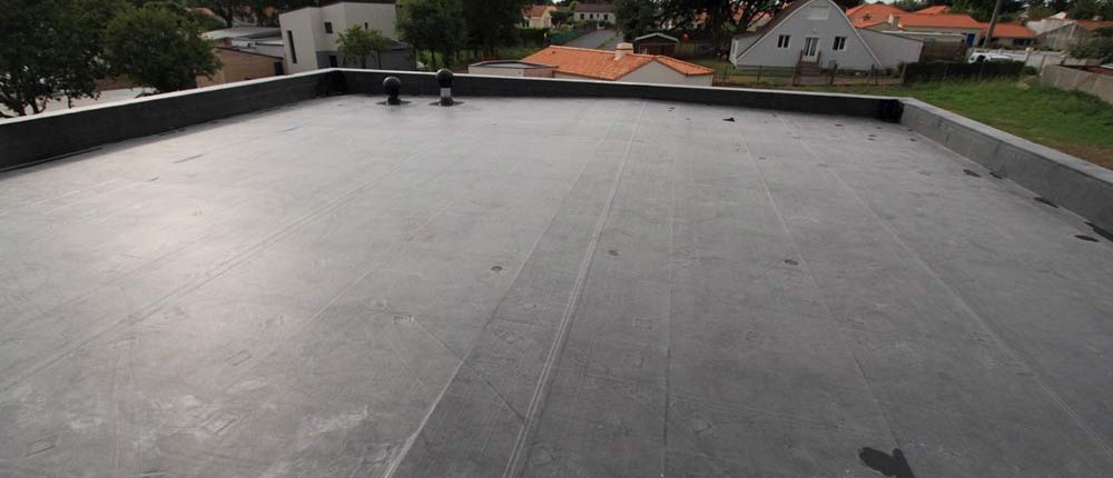 découvrez les avantages des toits plats en epdm, une solution étanche et durable pour vos projets de construction. profitez d'une isolation efficace et d'un entretien minimal, tout en ajoutant une touche moderne à votre bâtiment.