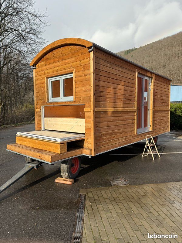 découvrez l'univers des toits de roulotte : des solutions originales et écoresponsables pour optimiser votre espace de vie. idéal pour les amateurs de mobilité et de nature, notre guide vous présente les différents styles et matériaux pour un toit de roulotte à la fois esthétique et fonctionnel.