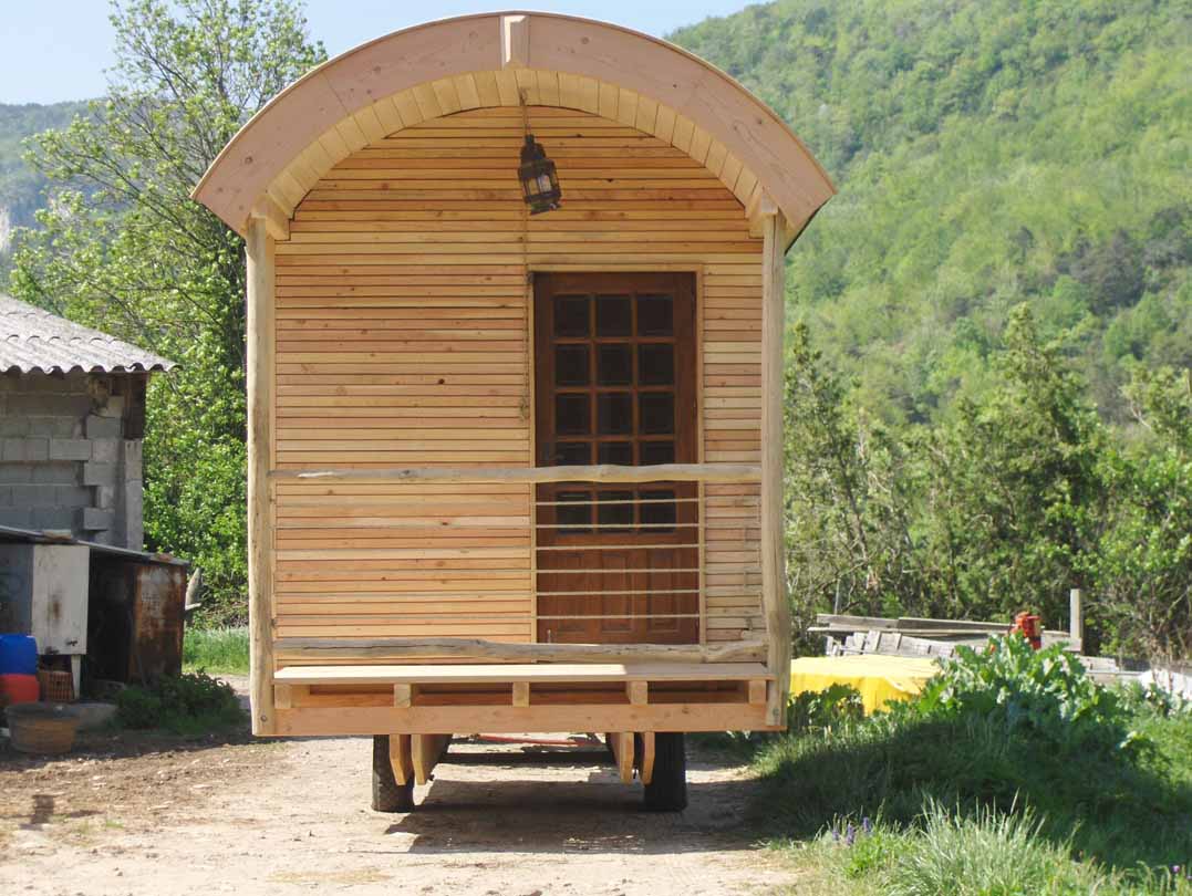 découvrez les avantages du toit roulotte, une solution innovante et pratique pour maximiser l'espace et le confort de votre véhicule. idéal pour les amateurs de voyages en camping, il offre flexibilité et protection contre les intempéries.