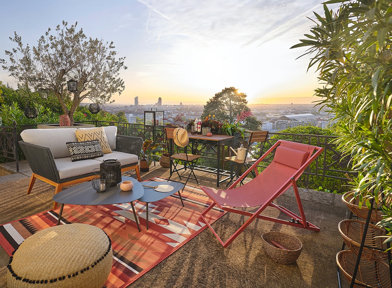 découvrez les avantages d'un toit terrasse : un espace extérieur agréable pour profiter du soleil, aménager un jardin urbain ou créer une terrasse conviviale. transformez votre toit en un lieu de vie unique et moderne.