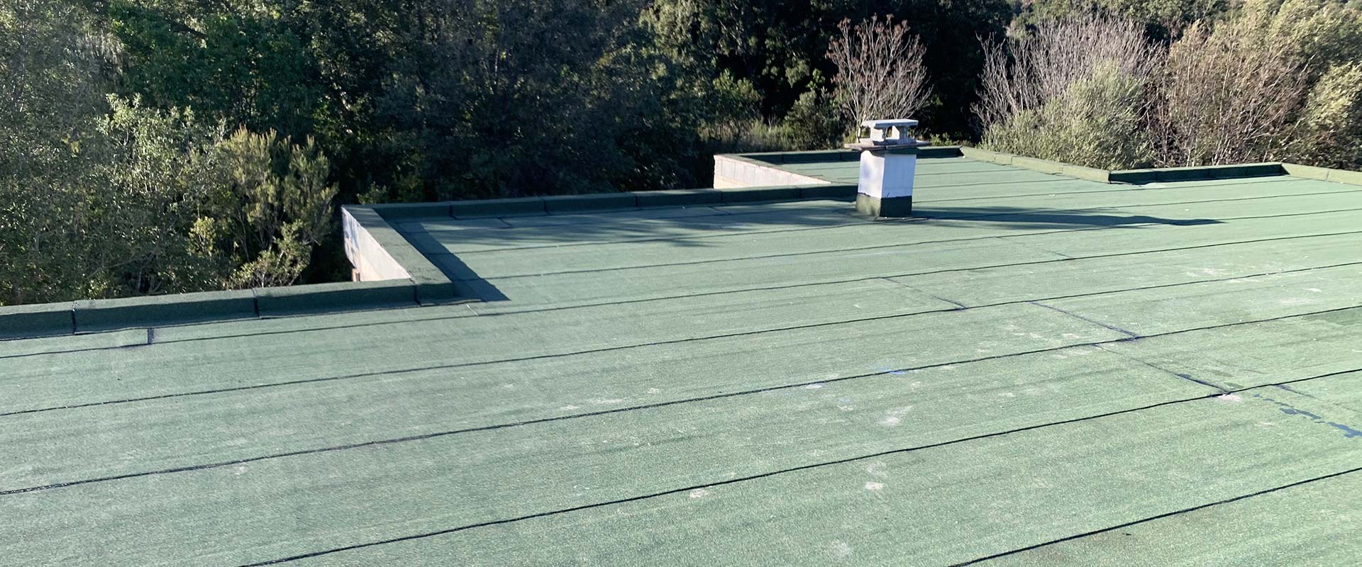 découvrez les enjeux d'un toit terrasse inaccessible : contraintes d'aménagement, impact sur l'esthétique des bâtiments et solutions alternatives pour valoriser votre espace. informez-vous sur les implications et les possibilités qui s'offrent à vous.