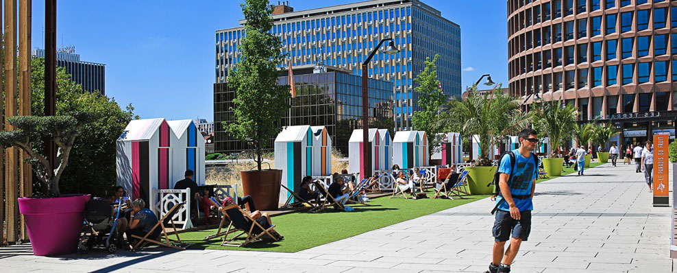 découvrez notre magnifique toit-terrasse à la part-dieu, un espace unique offrant une vue imprenable sur la ville. profitez d'un cadre idéal pour des moments de détente, des événements ou simplement une pause en plein air.